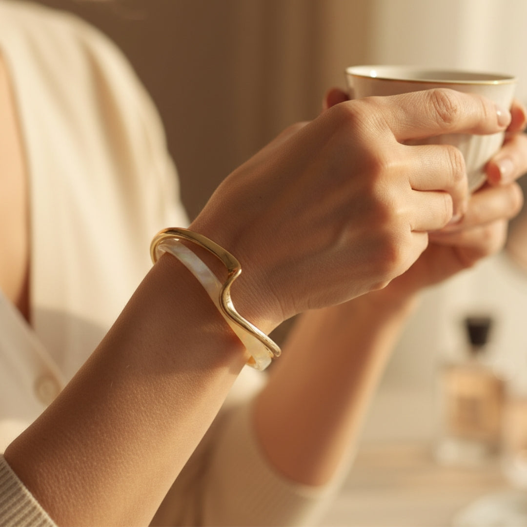 Maria™ | Bracelet en or avec opale blanche