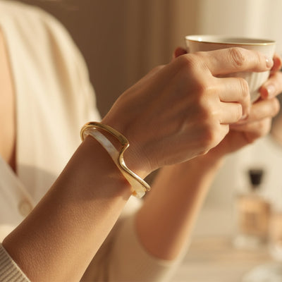 Maria™ | Bracelet en or avec opale blanche